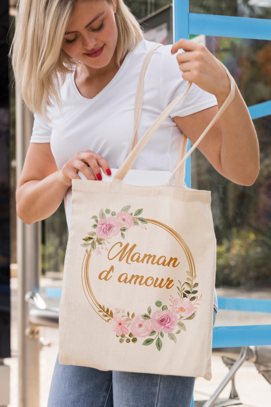 femme avec tote bag. " maman d' amour"